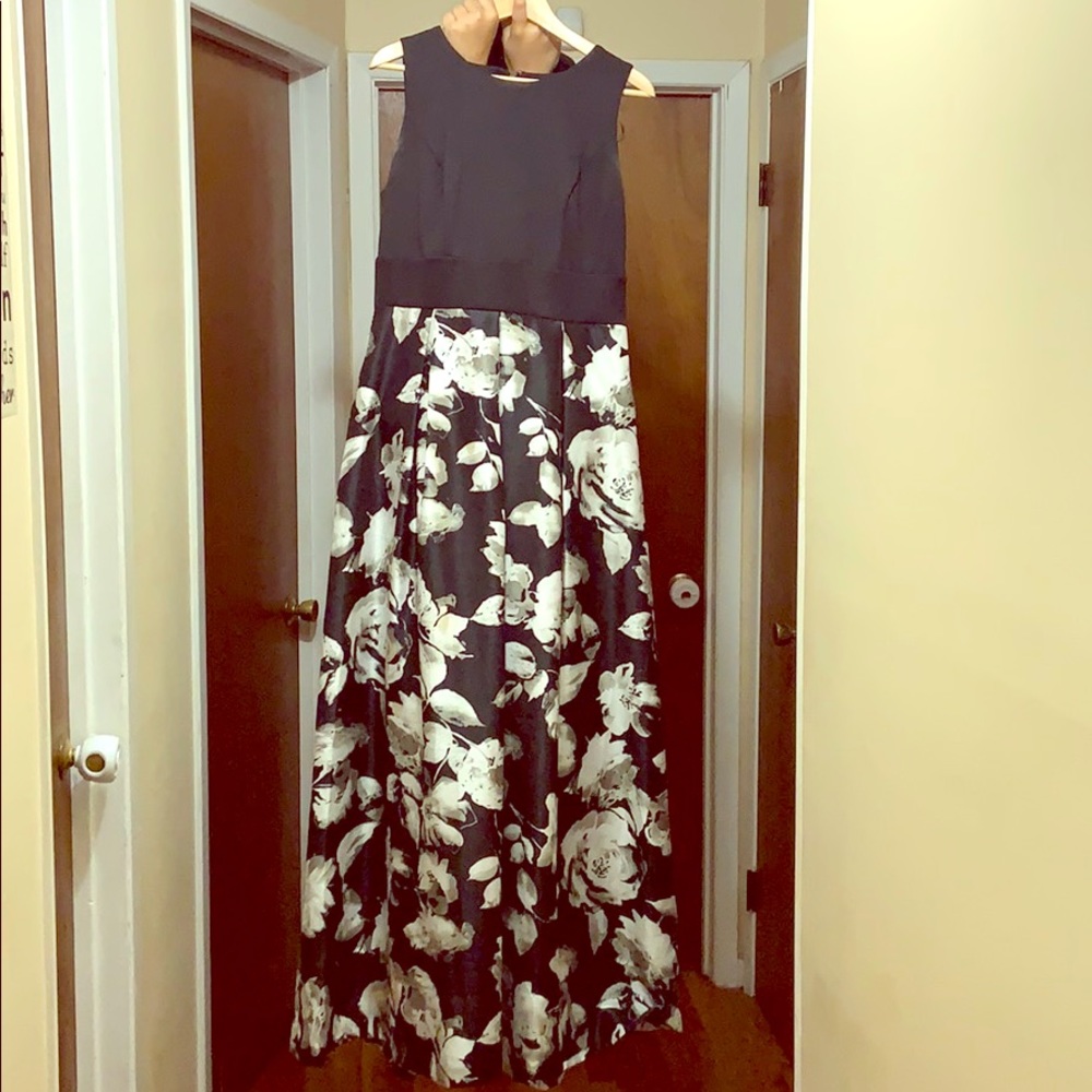 Formal gown with pockets